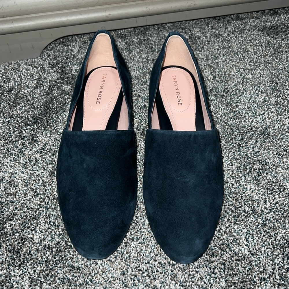 Brand new navy blue, leather, Taryn Rose heels. Size 8 wide.